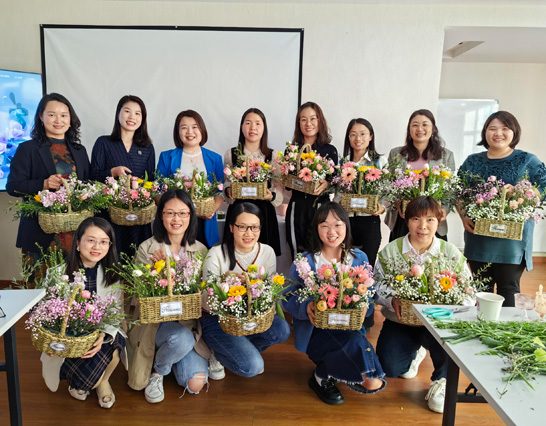 女神節(jié)里笑容翻飛，歡樂(lè)不退