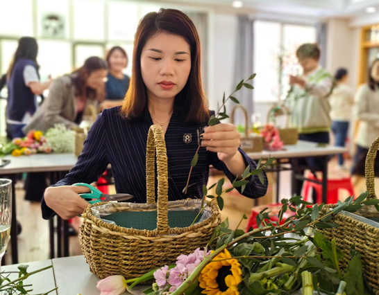 女神節(jié)里笑容翻飛，歡樂(lè)不退