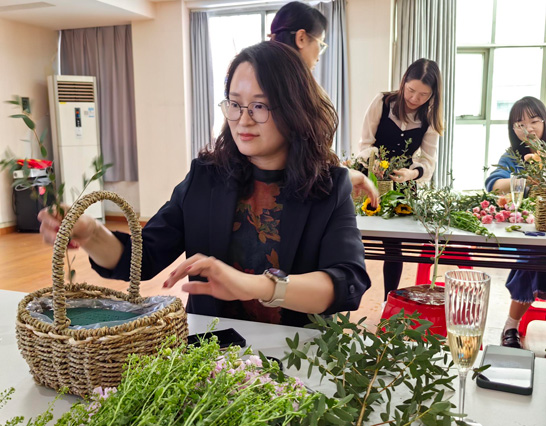 女神節(jié)里笑容翻飛，歡樂(lè)不退